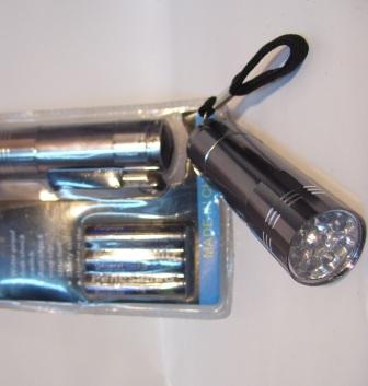 Фонарь на 3х батарейках LR03 в алюминиевом корпусе 10LED